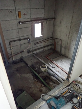 ユニットバス解体後 P8200016